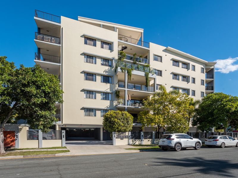 Secure apartment complex in a fantastic coastal location.