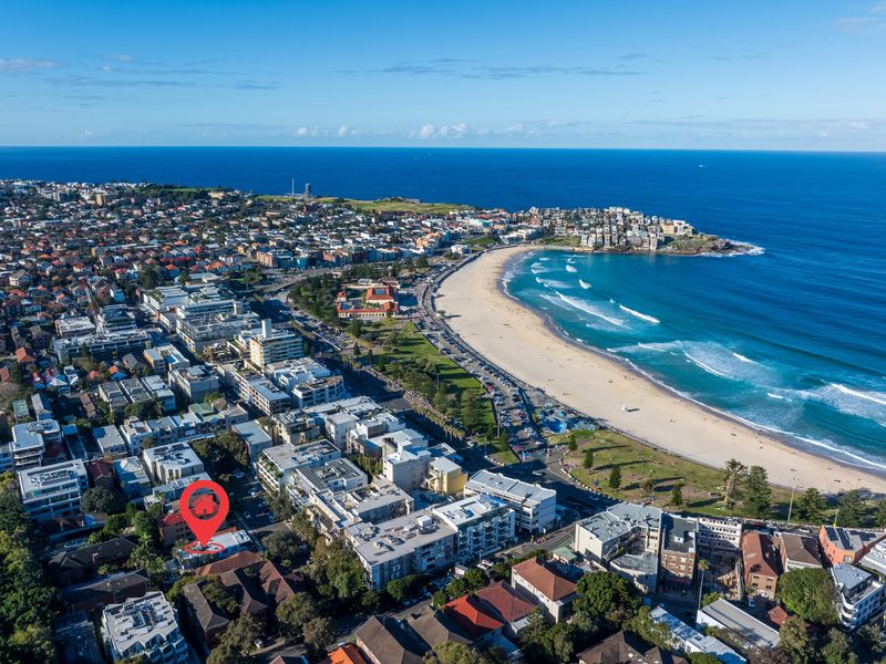 A prime coastal setting with Bondi Beach only a short stroll away.