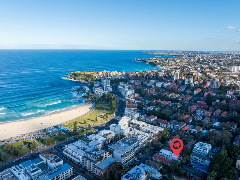 Enjoy an unbeatable location close to Bondi's cafés, shops, and beach.