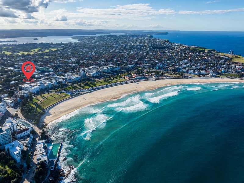 Just moments from the iconic Bondi Beach and stunning coastline.