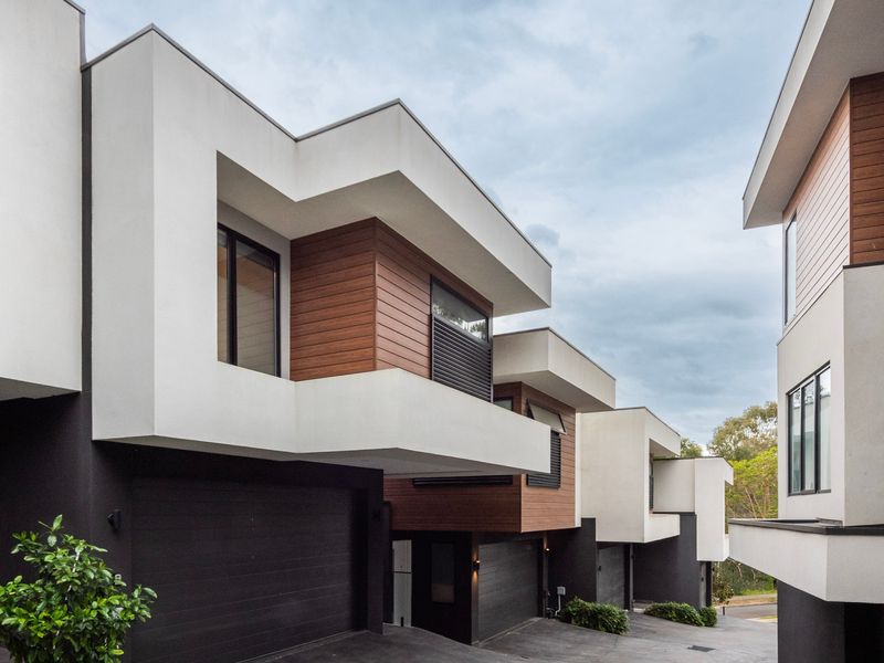 Welcome to The Treetop Townhouse – your spacious three-level home in leafy Templestowe.