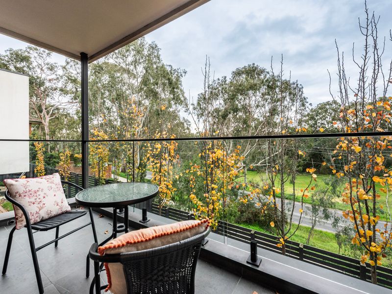 Enjoy your morning coffee surrounded by peaceful leafy views.