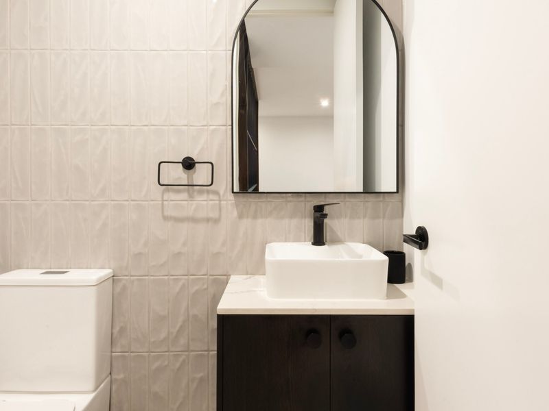 Additional powder room for extra convenience.