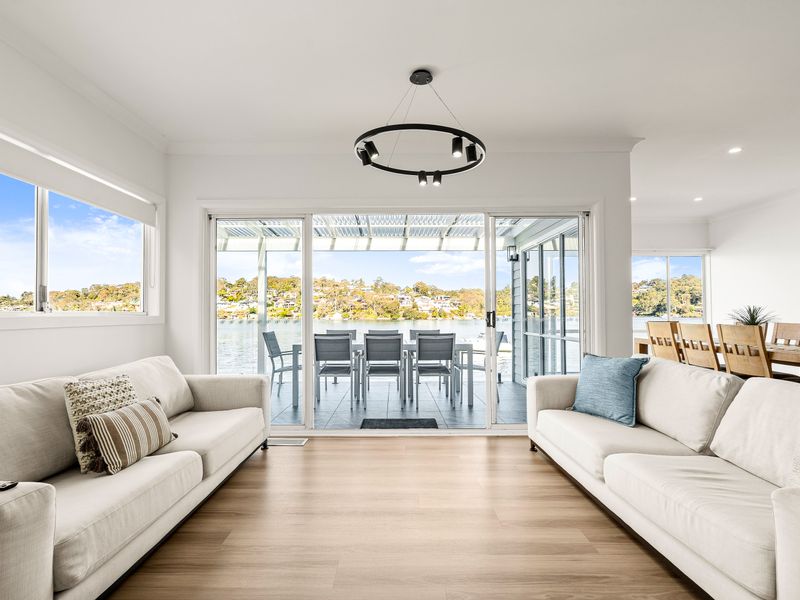 Comfortable lounge spaces with panoramic views
