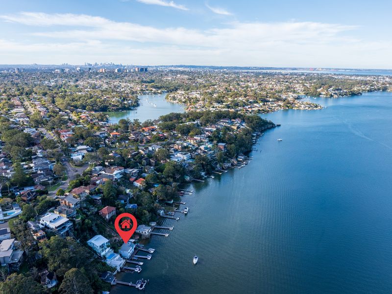 Discover the beauty of the bay from above