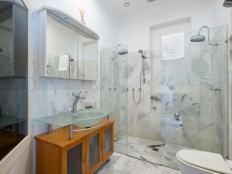 Mesmerising 3BR Home Cinema Room Spa Bath