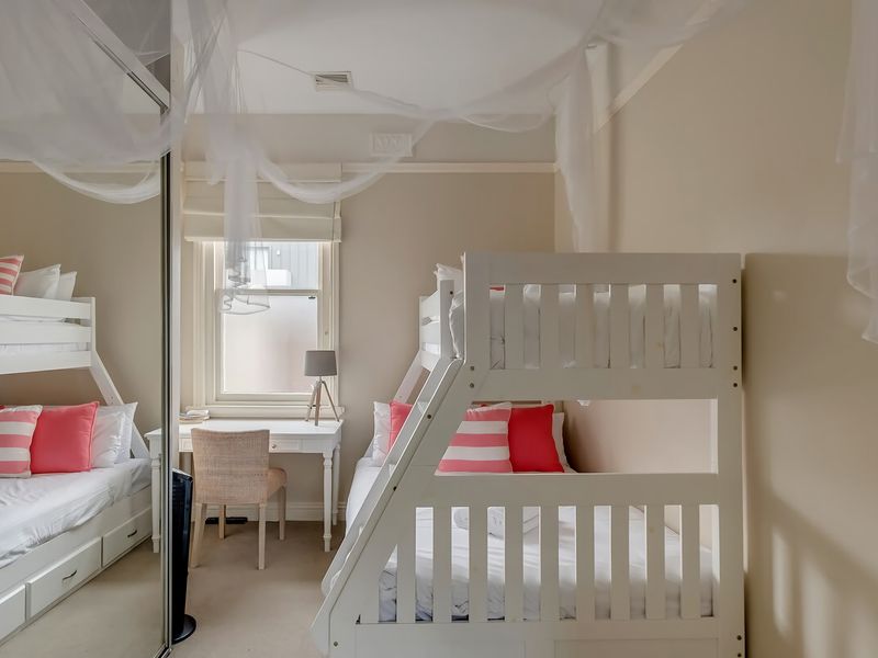 Mesmerising 3BR Home Cinema Room Spa Bath