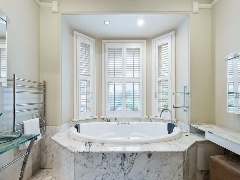 Mesmerising 3BR Home Cinema Room Spa Bath