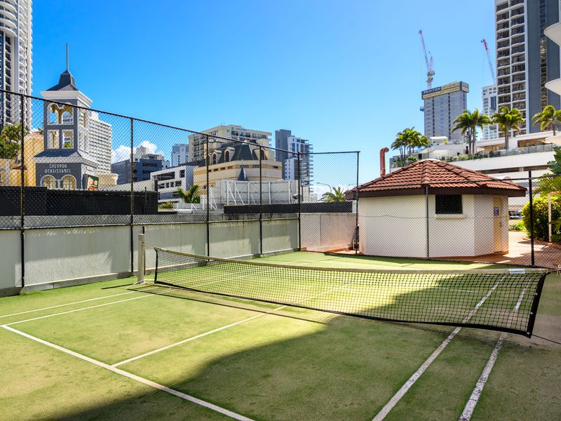 Full-size tennis court for a fun match