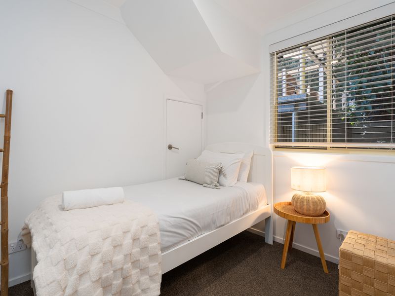 Cosy single bedroom, ideal for an additional guest or child