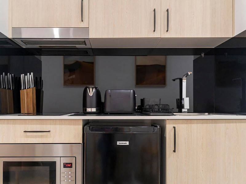 Modern Studio Retreat in Crown St with AirCon