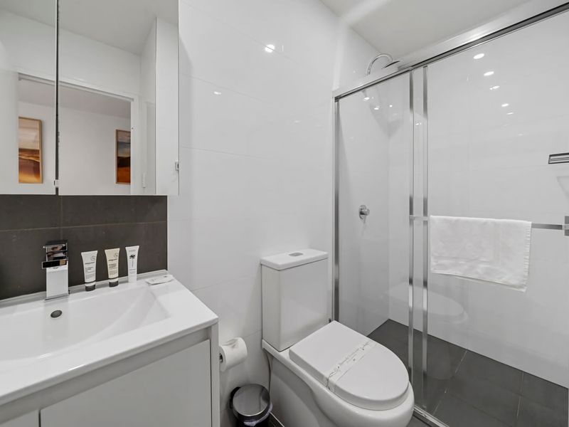 Modern Studio Retreat in Crown St with AirCon