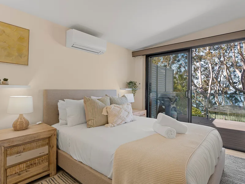 Queen bed provide a relaxing space to unwind and enjoy a restful night's sleep.