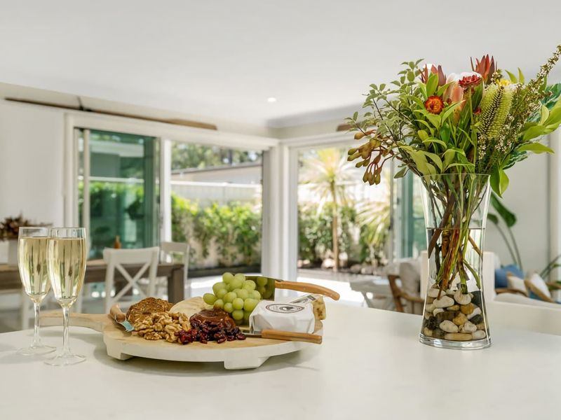 Oscar’s @ Broulee Beach Luxury Coastal Living