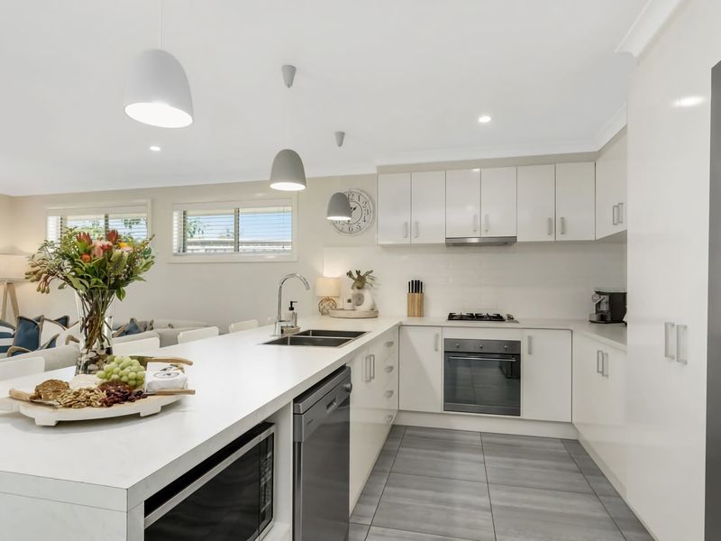 Oscar’s @ Broulee Beach Luxury Coastal Living