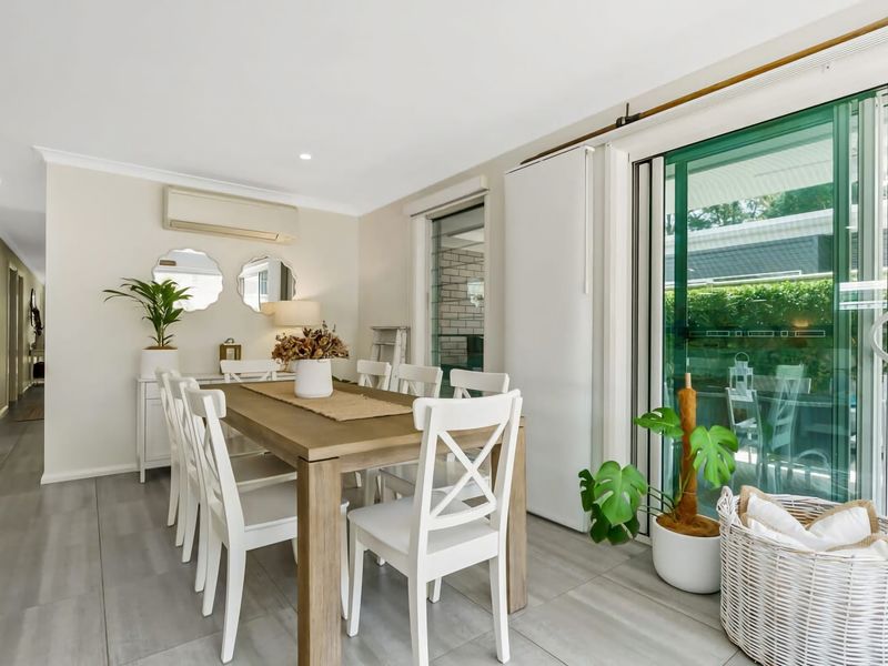 Oscar’s @ Broulee Beach Luxury Coastal Living