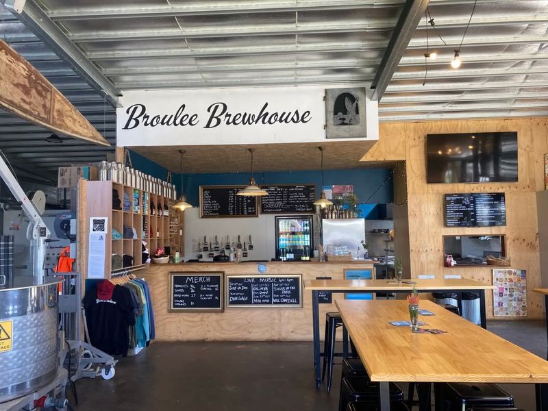 Oscar’s @ Broulee Beach Luxury Coastal Living
