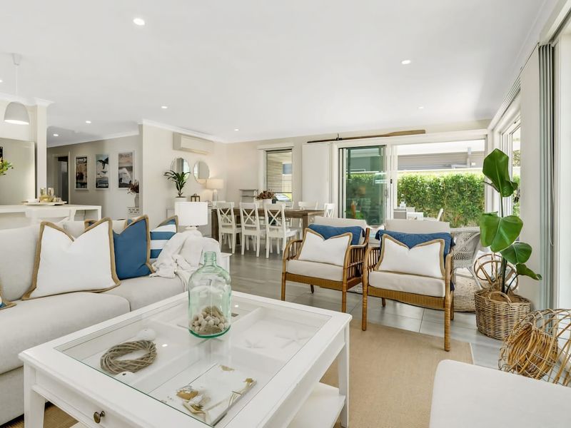 Oscar’s @ Broulee Beach Luxury Coastal Living