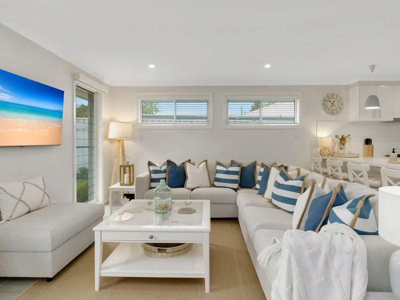 Oscar’s @ Broulee Beach Luxury Coastal Living
