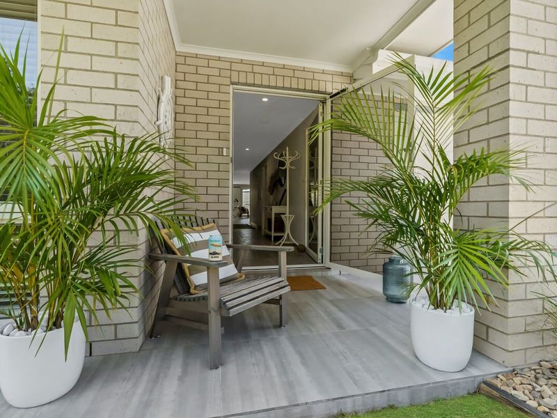 Oscar’s @ Broulee Beach Luxury Coastal Living