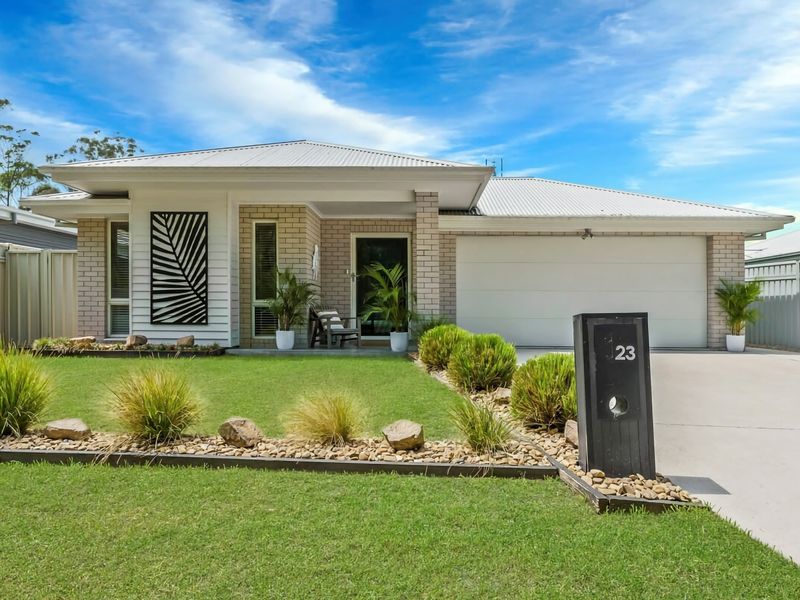 Oscar’s @ Broulee Beach Luxury Coastal Living