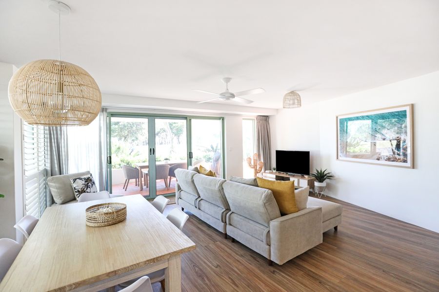 Karinya at Surfside, photograph 11