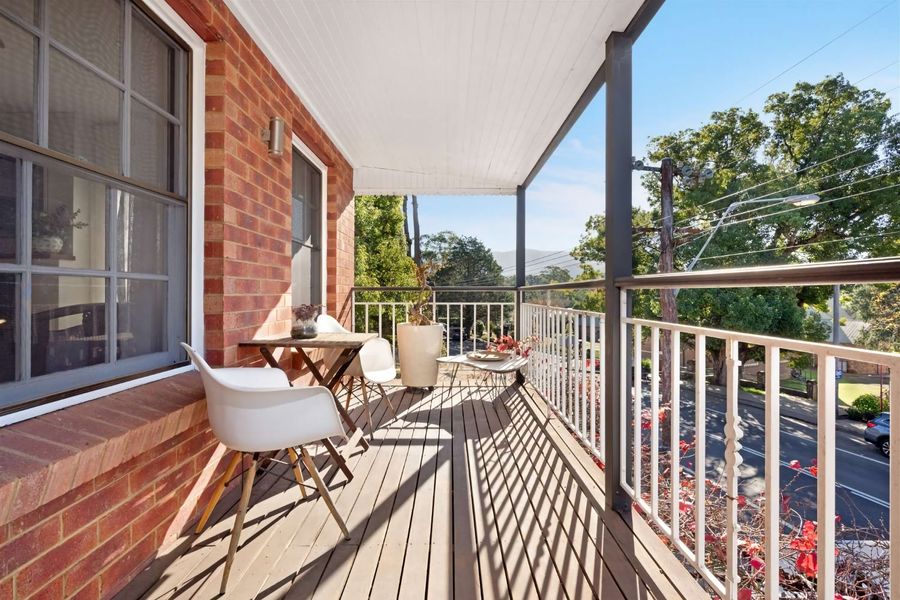 Myrtle Tree Lodge Flowers, Kangaroo Valley