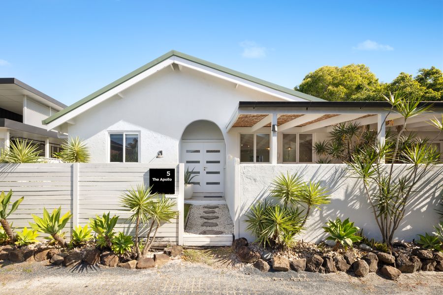 Apollo House holiday home