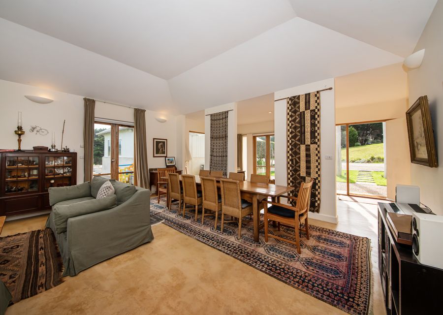 Formal dining and living