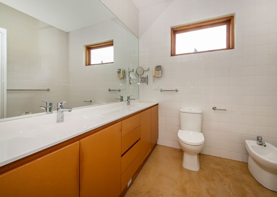 master ensuite