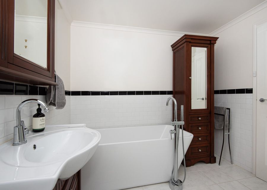 Family Bathroom with Bath