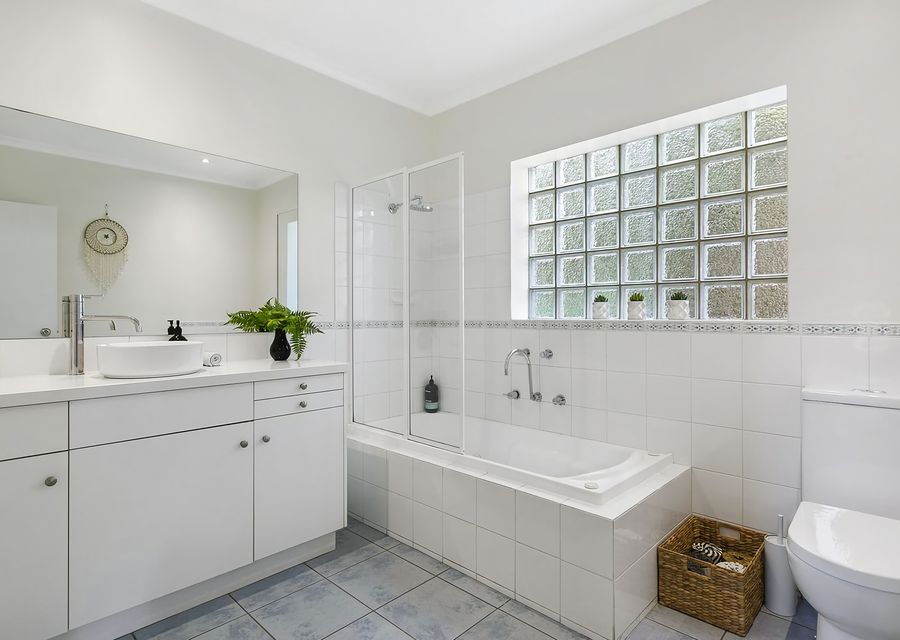 Main bathroom
