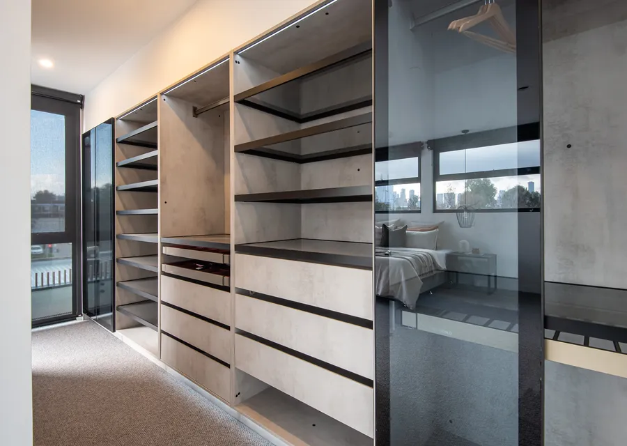 Master large walk in robe