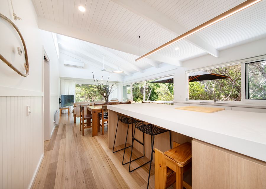 Stunning fully equipped kitchen 