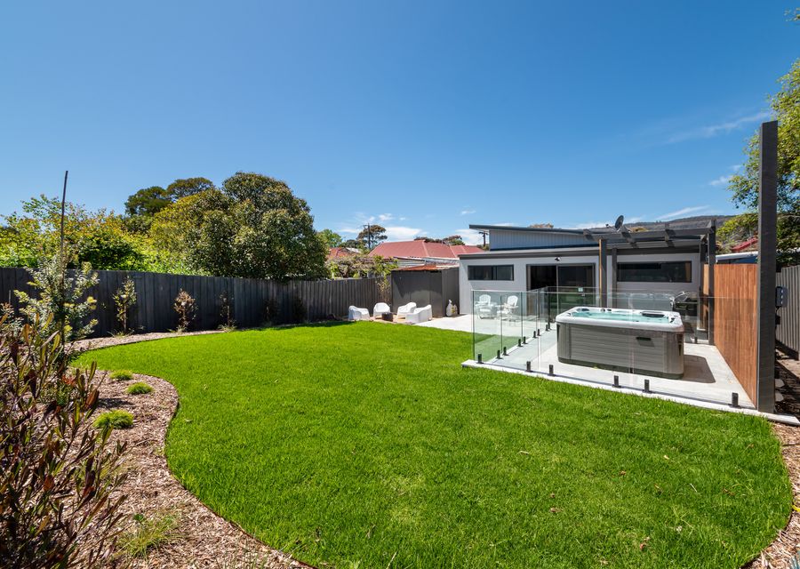 Kennington Beach Getaway with Spa