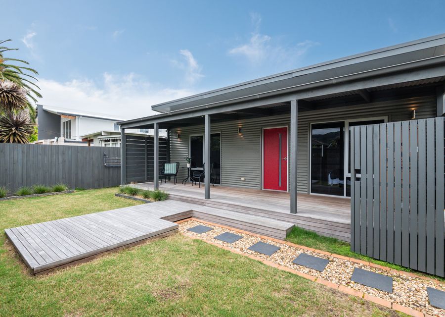 Secure courtyard at the front of the house 