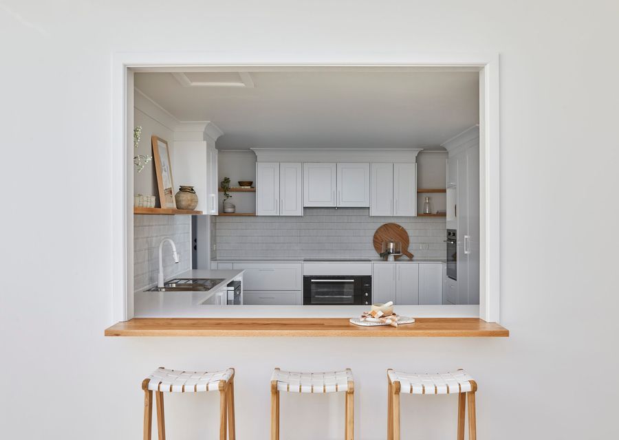 Breakfast or cocktail servery 