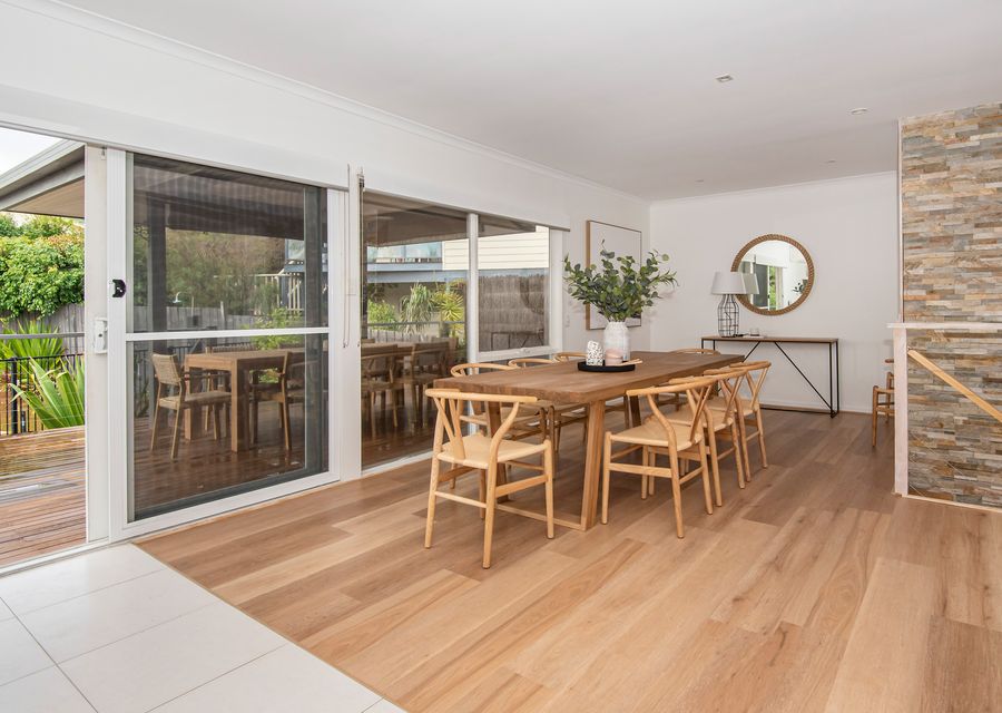 Indoor and outdoor dining 
