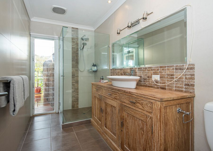 Ensuite bathroom