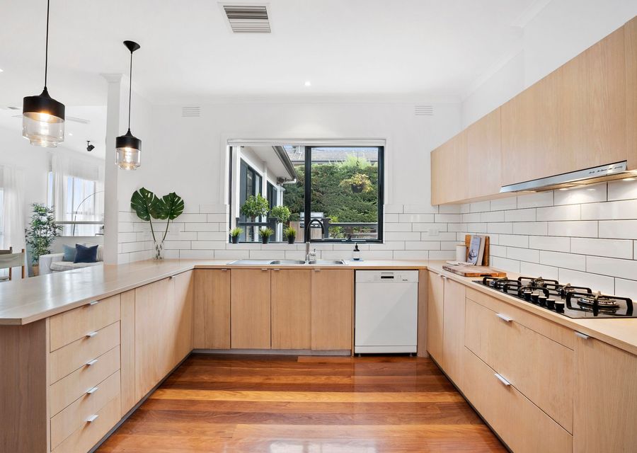 Large fully equipped kitchen 