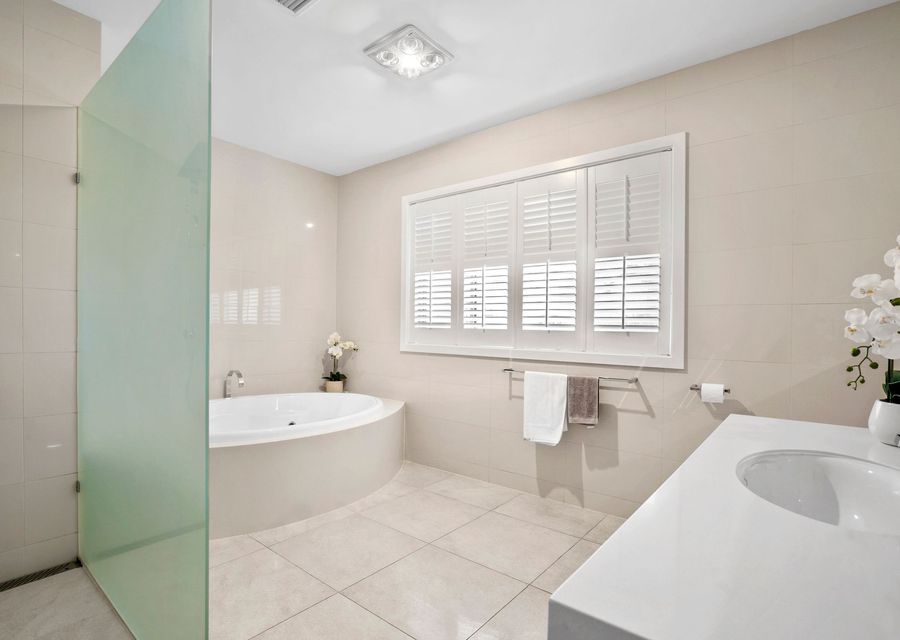 Main bathroom