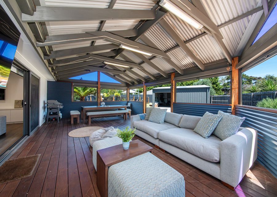 Waterfall Gully Retreat with Gas heated Pool