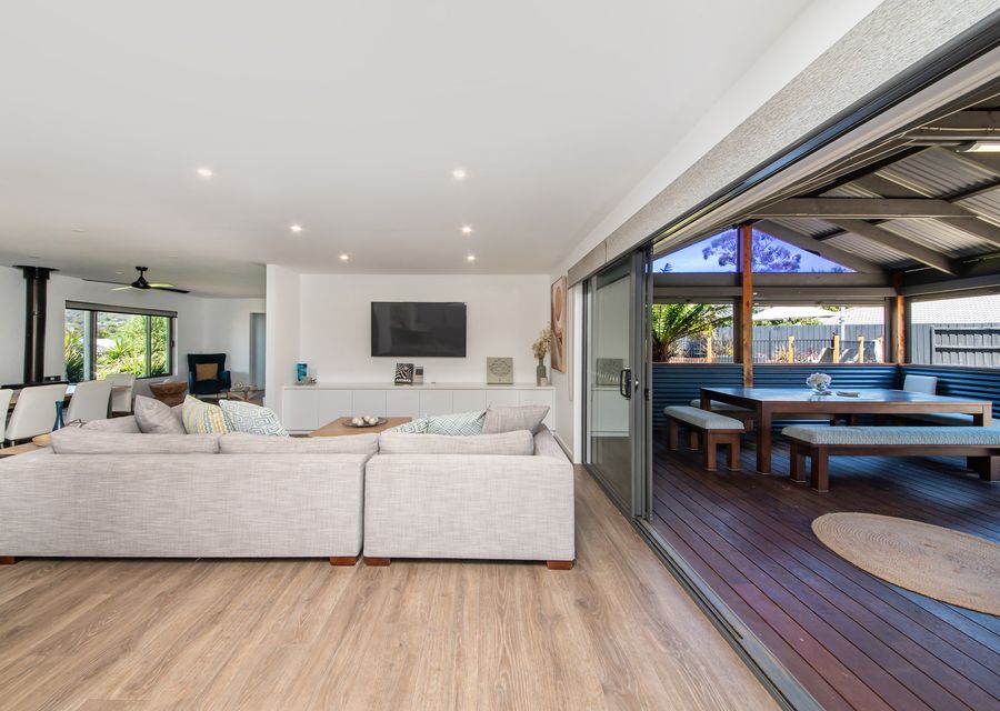 Waterfall Gully Retreat with Gas heated Pool