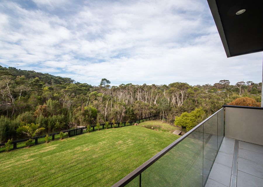 Upstairs balcony with view 