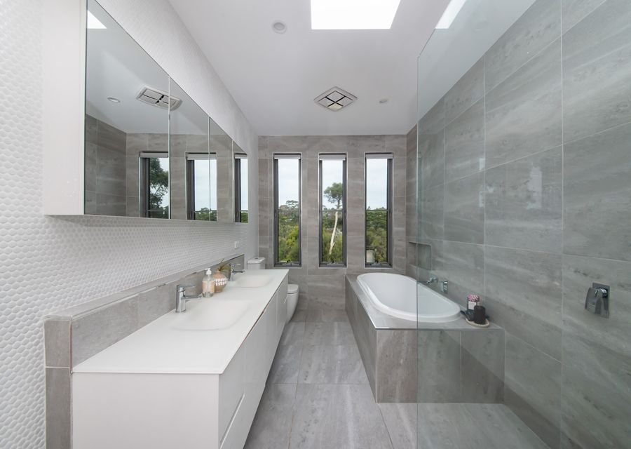 Master bathroom 