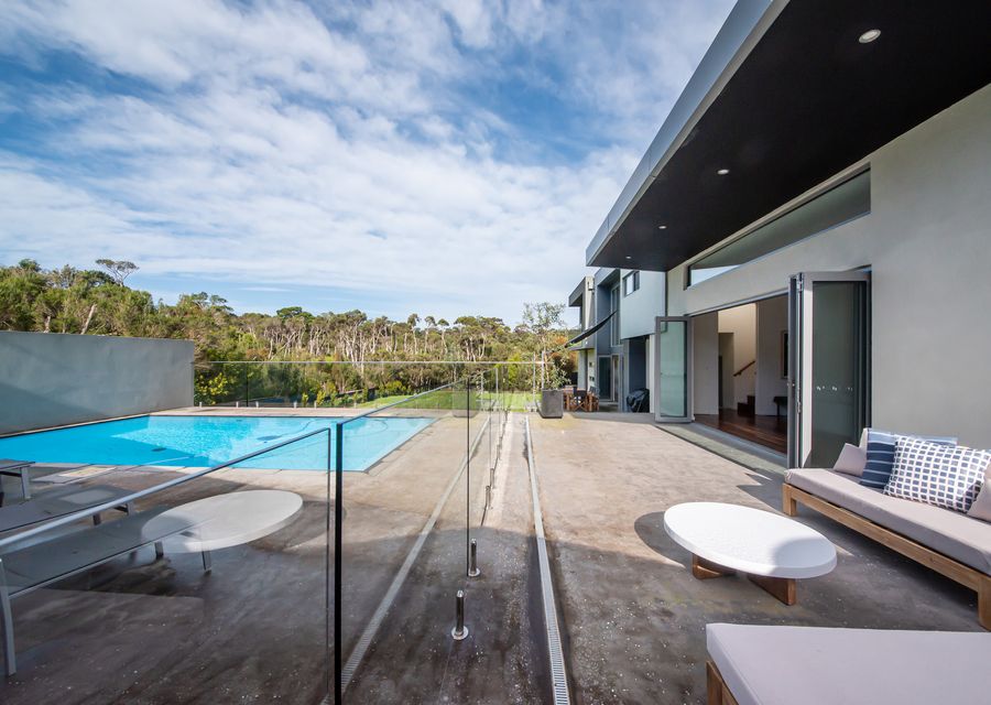 Solar pool with outdoor area 