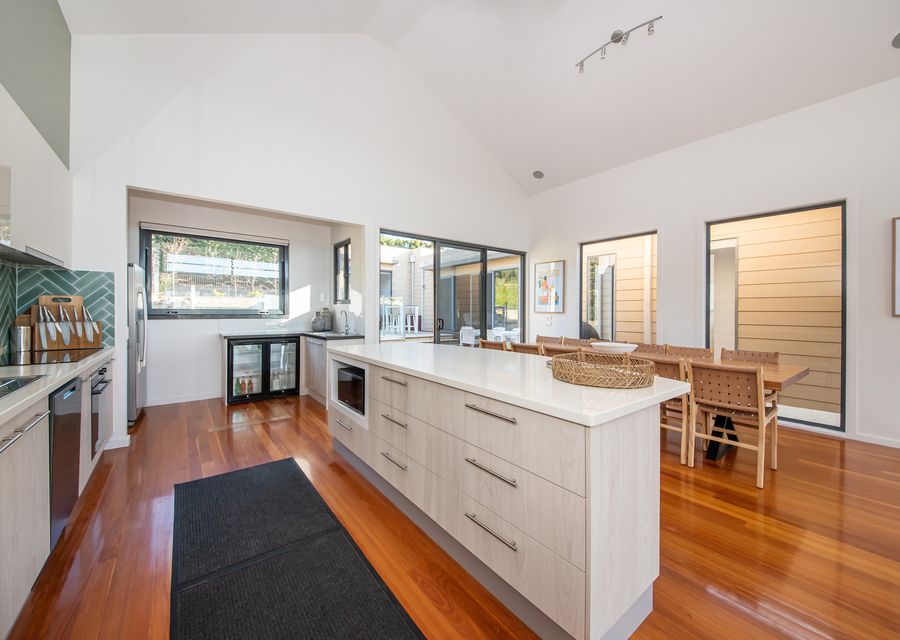 Enjoy our well-equipped kitchen, where sleek countertops provide ample space for food preparation, and modern appliances await to assist you.