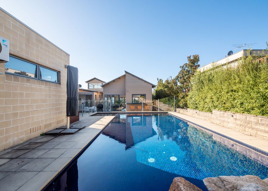 Rockleigh Bay – Gas Heated Spa and Solar Heated Pool