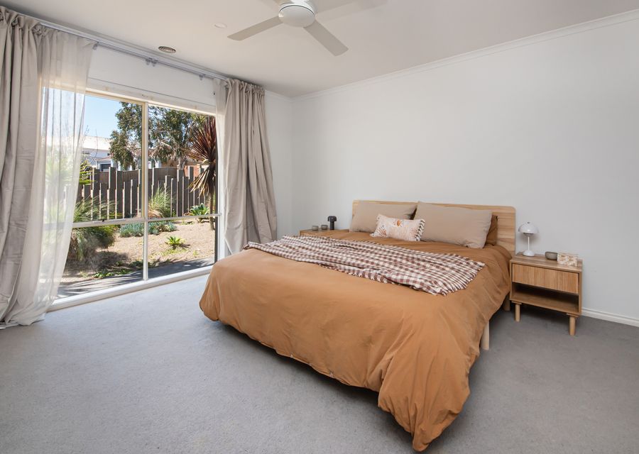 Master with queen bed