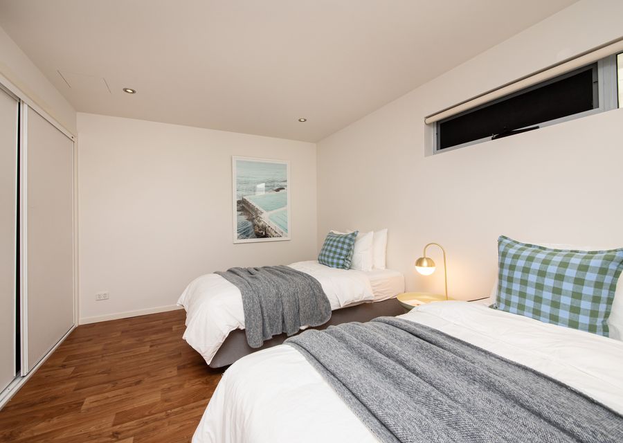 Bedroom with two single beds (downstairs)